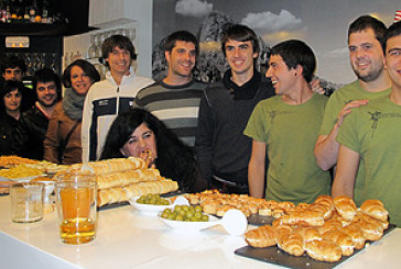 120 aficionados integran la peña oficial de Jon Aurtenetxe