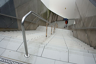 El Gobierno vasco dice que los baños de la estación están en la parte del centro comercial