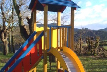 El barrio elorriarra de Gazeta cuenta con un nuevo parque biosaludable e infantil