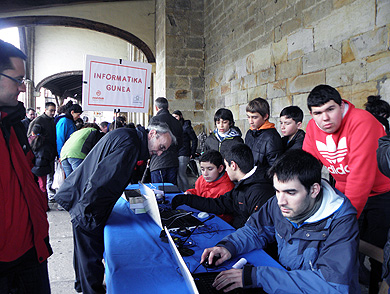 Estudiantes de Maristak y Lourdeseko Ama acercan la ciencia y la tecnología