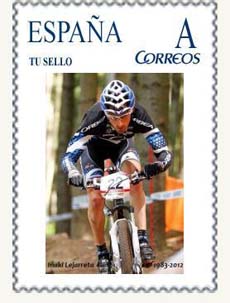 La Federación Vizcaína de Ciclismo edita un sello en homenaje a Iñaki Lejarreta