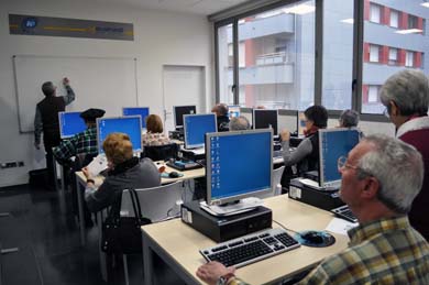 Exitoso curso de informática para mayores de 60 años