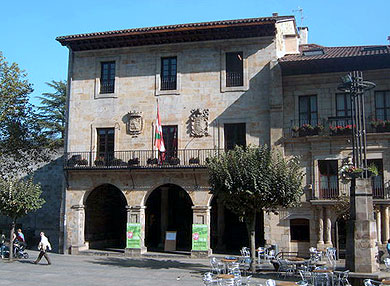 El Ayuntamiento de Elorrio se ahorrará 9.500 euros con el nuevo servicio de limpieza