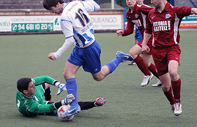 El Amorebieta encaja la tercera derrota seguida y la Cultural empata con nueve jugadores