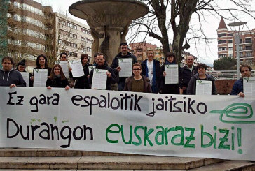 “Espaloitik ez jaisteko eta euskaraz bizitzeko” deialdia egin dute hainbat eragilek