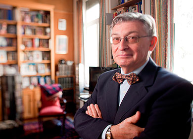 El prestigioso historiador Ángel Viñas revelará un documento inédito sobre el bombardeo