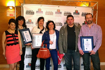 Euskaldendak acredita la calidad en el servicio de nueve comercios de Durangaldea