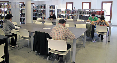 La biblioteca se abre al inglés