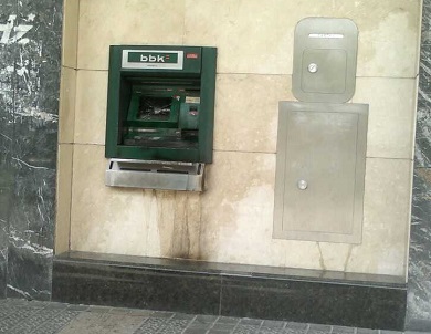 PNV, Bildu y PSE-EE condenan el ataque a dos cajeros de la BBK en Amorebieta