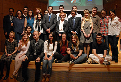 Dos estudiantes de Maristak, premiados por idear un proyecto de secadora de ropa