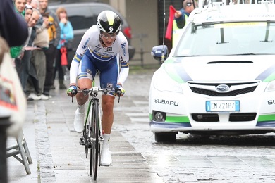 Johansson afianza su liderato en la contrarreloj individual