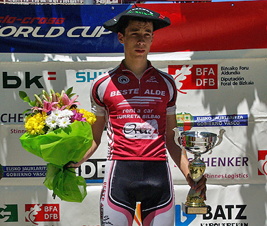 El durangués Markel de la Fuente gana al sprint en Igorre