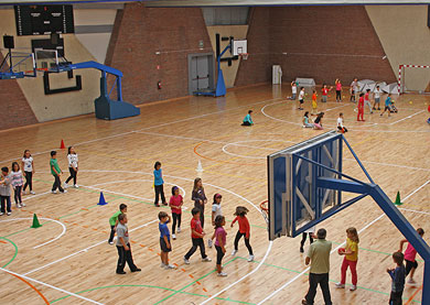 Amorebieta invierte 100.000 euros en mejorar la cancha de baloncesto de Larrea