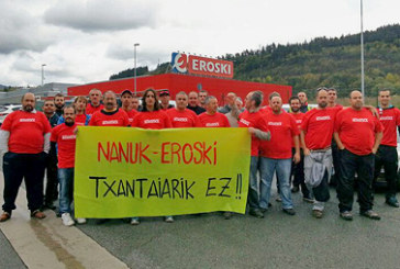 Levantan un acta de infracción a Eroski por denegar la entrada a la plantilla de Nanuk