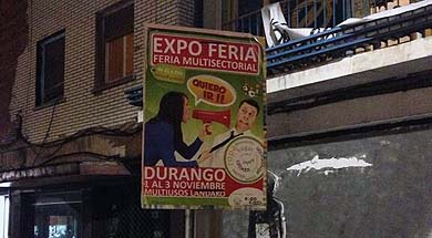 Andereak pide que se presente una queja ante Emakunde por los carteles “sexistas”