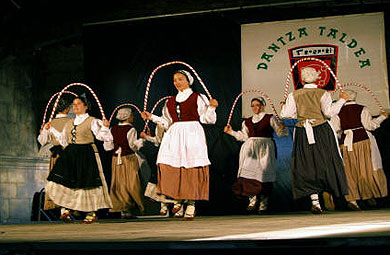 Bizkaiko emakume dantzariak Durangon elkartuko dira