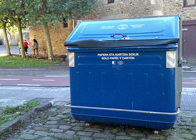 La Mancomunidad inicia una campaña para evitar el mal uso del contenedor azul