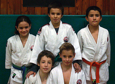 Los alevines del equipo de judo de Durango consiguen tres oros y cuatro platas en Etxebarri