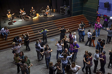 Aiko Taldeak gitarrarekin grabatutako azken diskoa aurkeztuko du Plateruenean