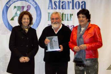 Juan Antonio Aroma recibe el Premio Astarloa de este año