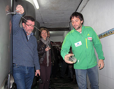 Zornotzan eman diote hasiera Bizkaiko sagardo sasoiari