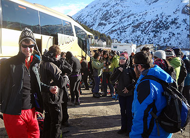 Los clubes de montaña de Iurreta y Atxondo organizan una salida a esquiar a Astún