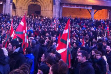 Una multitud clama contra la dispersión en Elorrio