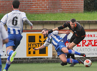 Apraiz rescata un punto para el Amorebieta en la recta final del partido ante el Huesca