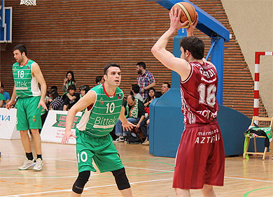 Toni Lorenzo guía al Zornotza a la permanencia en Adecco Plata