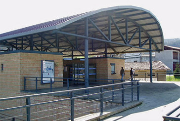 Sospechan que el robo de cobre es la causa del incendio de una caseta de Euskotren