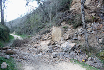 Desprendimientos en el popular bidegorri de Atxondo