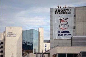 Mujeres de Durango viajan a Iruña para protestar por la reforma de la ley del aborto