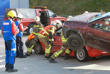 Las salidas de los bomberos por accidentes de tráfico se reducen un 35% en una década