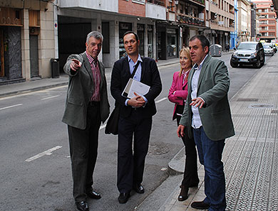 La calle Gregorio Mendibil se cierra al tráfico para acometer su reurbanización