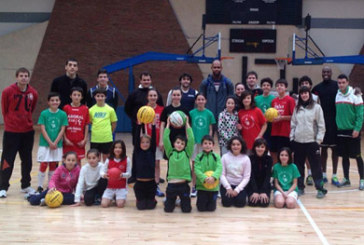 El Zornotza Saskibaloi Taldea une diversión y deporte en su campus de verano