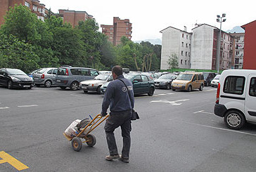 Iurreta habilitará zonas de aparcamiento para residentes y un parking rotatorio gratuito