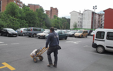 Iurreta habilitará zonas de aparcamiento para residentes y un parking rotatorio gratuito