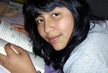 Anek 12 urte betetzen ditu gaur