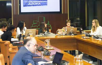 El Parlamento pide al Gobierno vasco que dedique 170.000 euros a la Durangoko Azoka