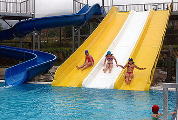 Las piscinas de Elorrio deben cerrarse al público al día siguiente de su inauguración