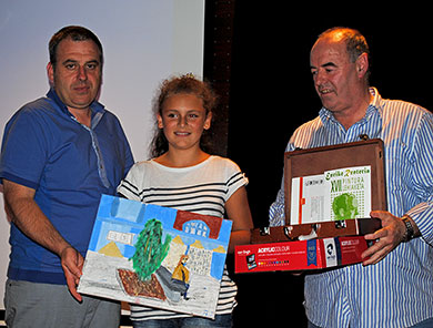 Una biznieta de Enrike Renteria gana el concurso de pintura dedicado al autor