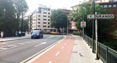 Refuerzan la iluminación del puente entre Durango y Iurreta
