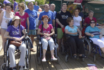 La Diputación se une al programa solidario ‘Busti zaitez’ por la esclerosis múltiple