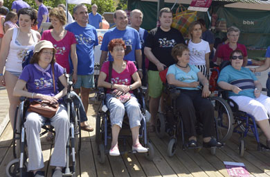 La Diputación se une al programa solidario ‘Busti zaitez’ por la esclerosis múltiple