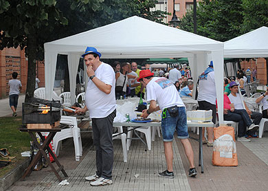 Abren expediente a dos bares de Amorebieta por vender alcohol a menores en fiestas