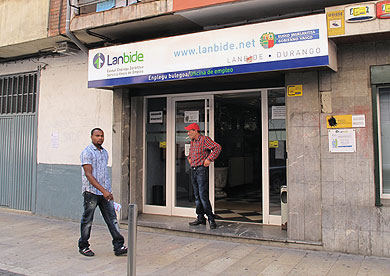 Leve descenso del paro en Durangaldea que registra 5.011 personas desempleadas