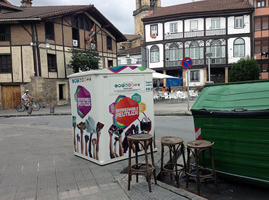 La Diputación gestionará los contenedores blancos de reutilización durante 25 años