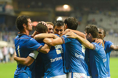 El Oviedo golea al Amorebieta y le elimina de la Copa