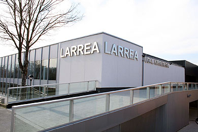 El zornotzarra que sufrió una parada cardiorrespiratoria en las piscinas, en estado crítico