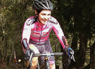 Naia Alzola se alza con el Campeonato de Bizkaia de ciclocross en Lezama